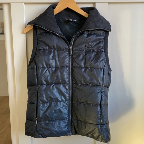 Oakley vest - Picture 1 of 2
